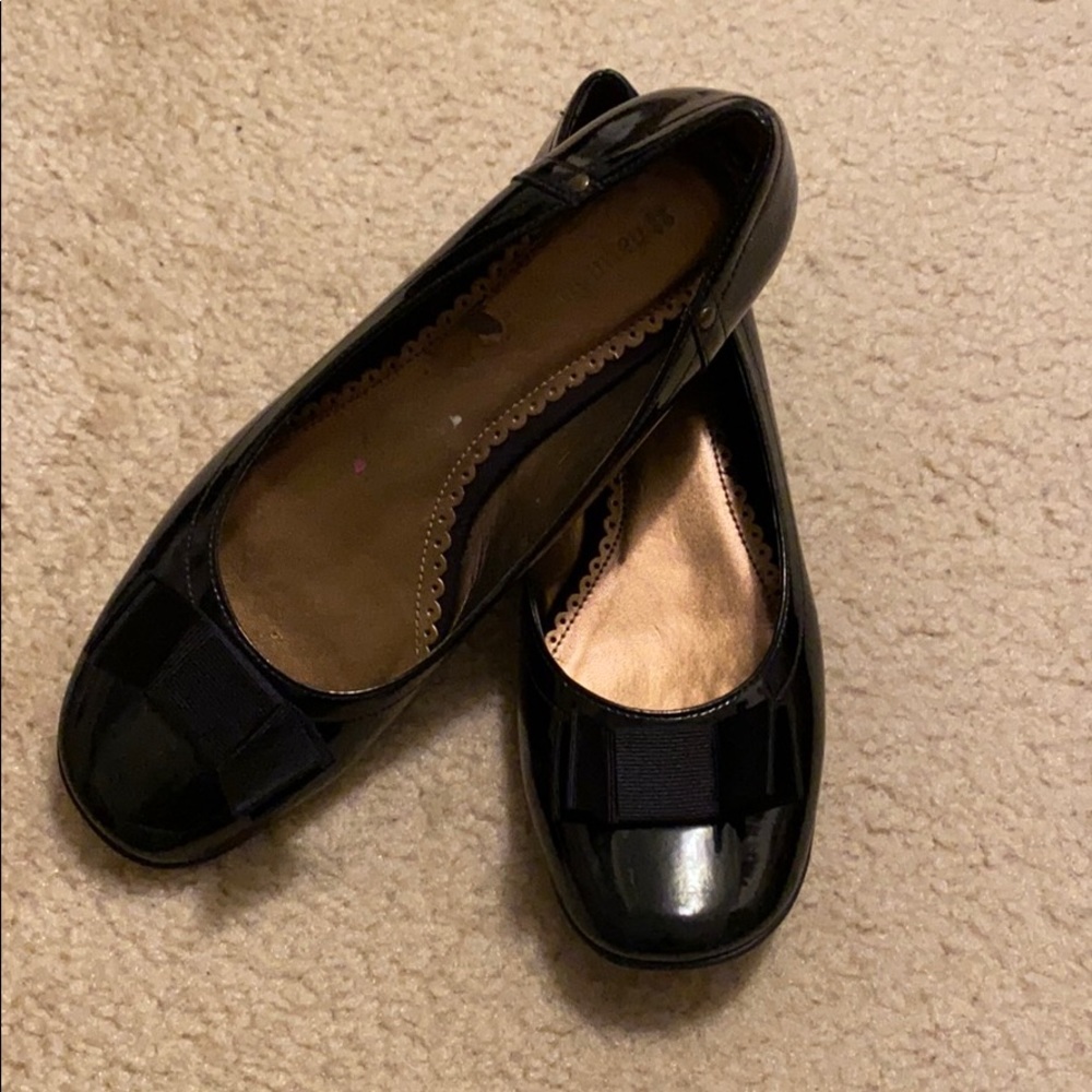 Women’s flats